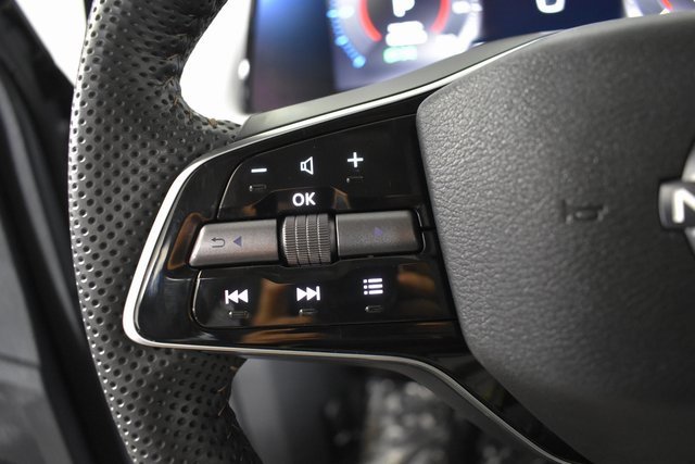 Certified 2024 Nissan Ariya AWD image 17