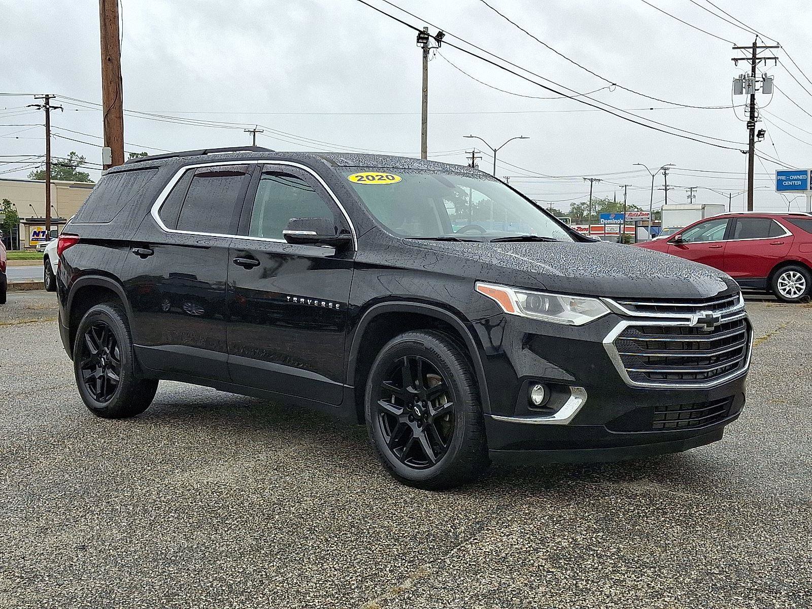 Used 2020 Chevrolet Traverse LT image 3