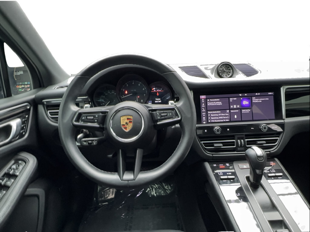 Used 2024 Porsche Macan Turbo AWD/4WD image 37