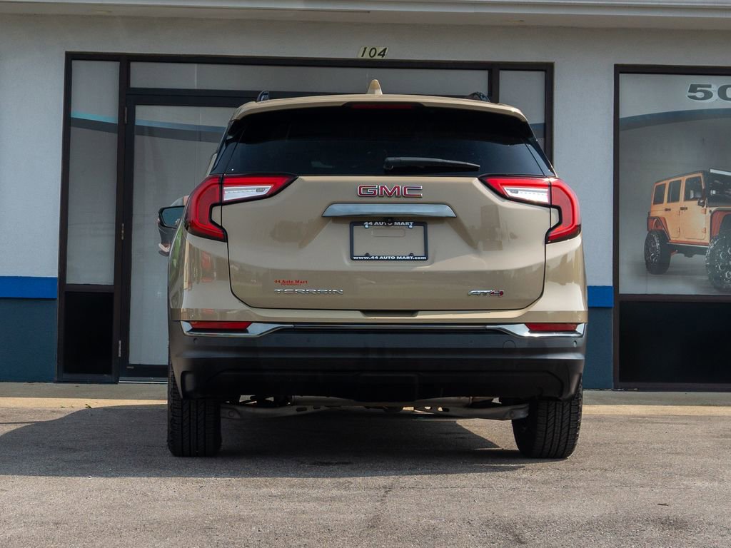 Used 2022 GMC Terrain AT4 image 7