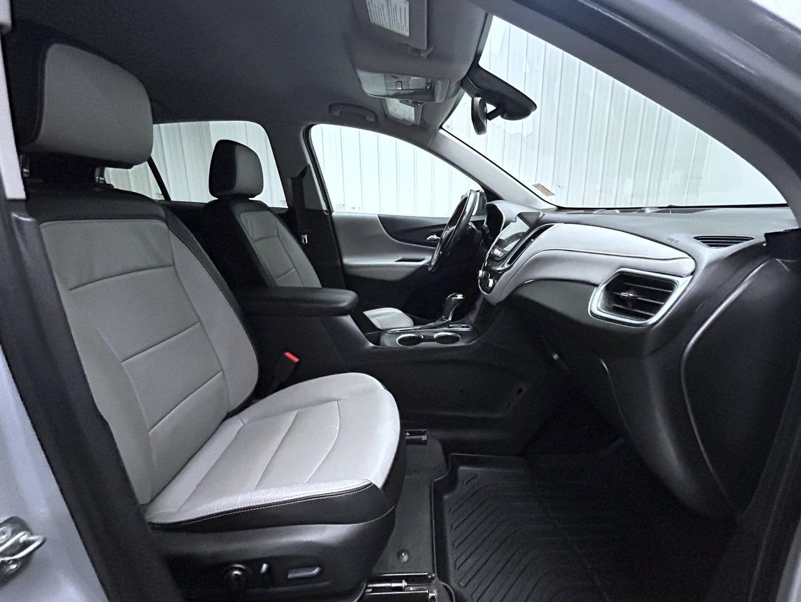 Used 2018 Chevrolet Equinox Premier AWD/4WD image 15