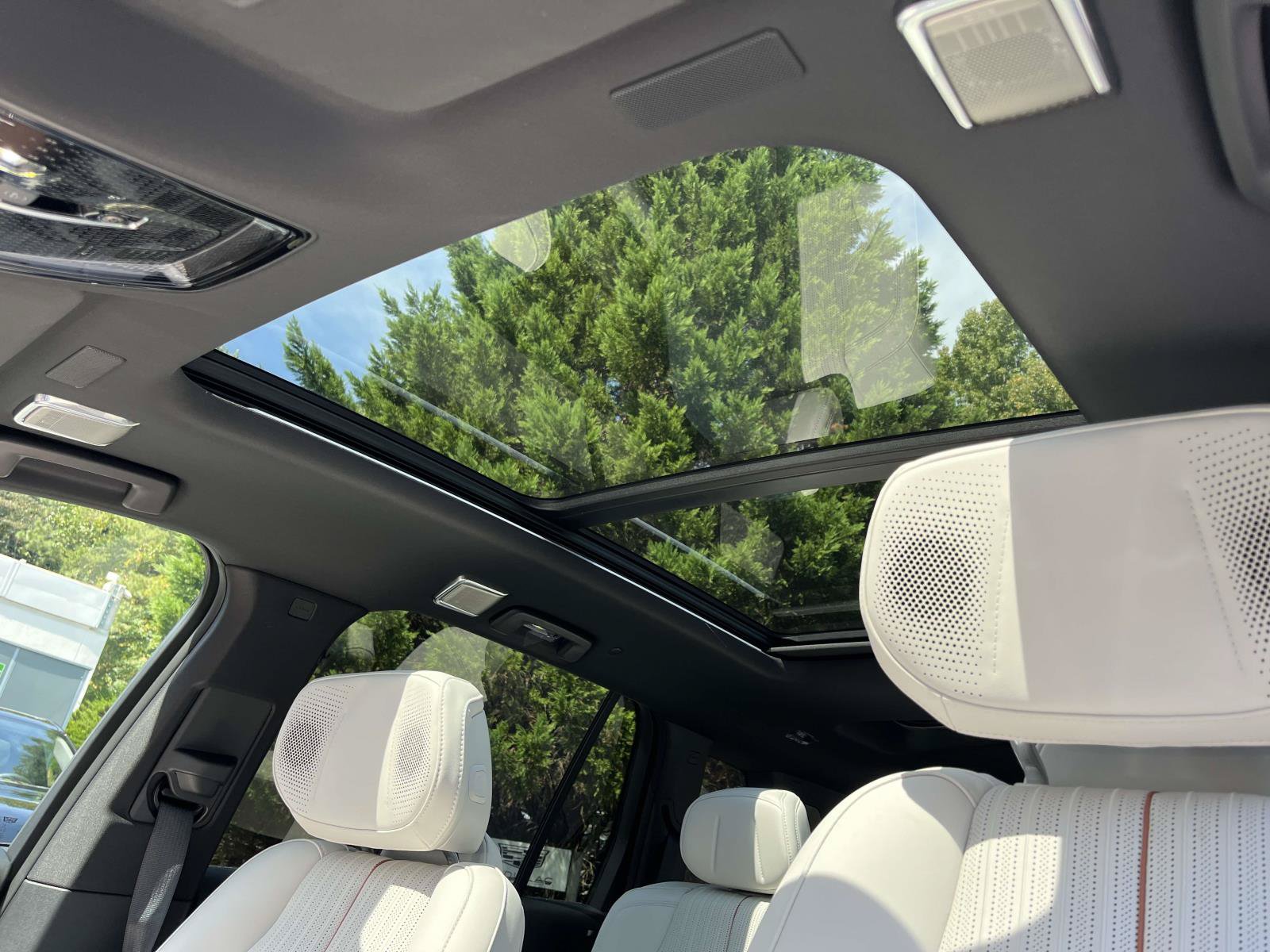 New 2027 Cadillac Vistiq Sport AWD/4WD image 22