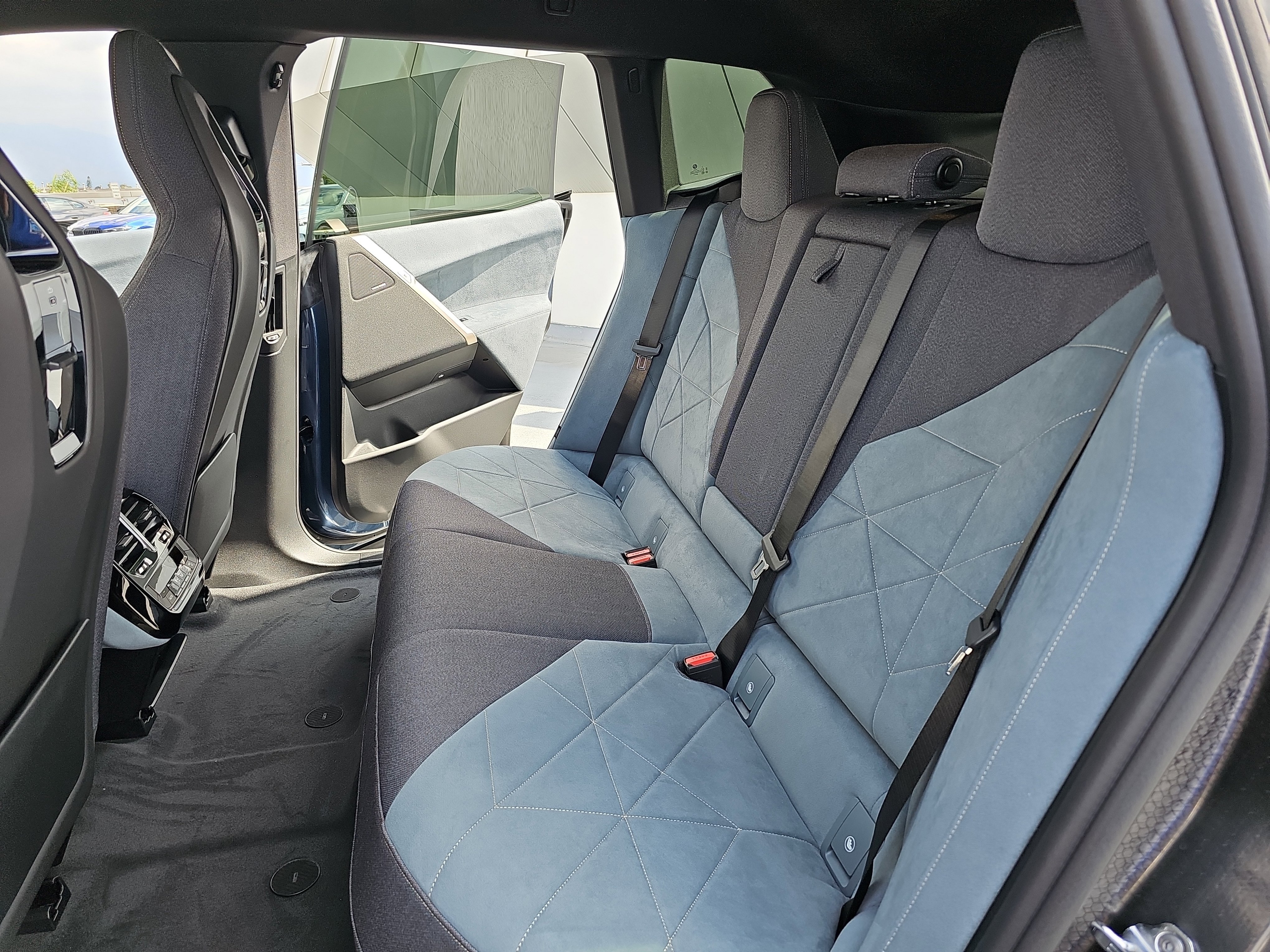 New 2026 BMW iX xDrive60 w/ Premium Package image 14