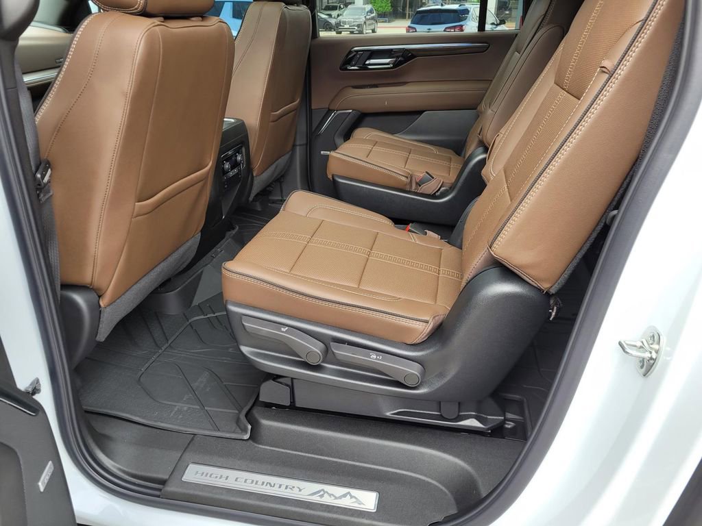 New 2026 Chevrolet Suburban High Country AWD/4WD image 7