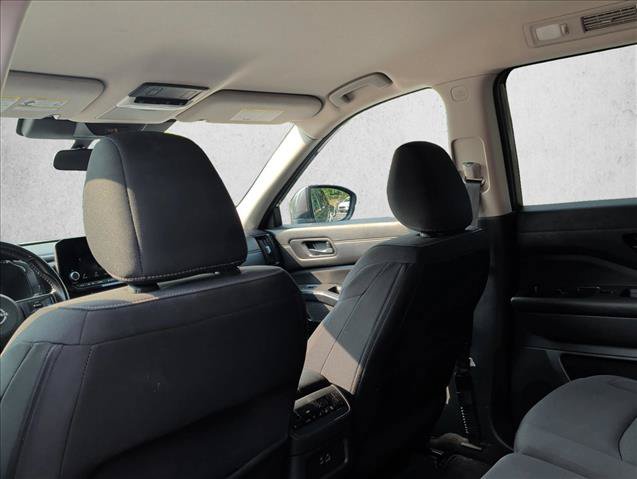 Used 2024 Nissan Pathfinder SV FWD image 19