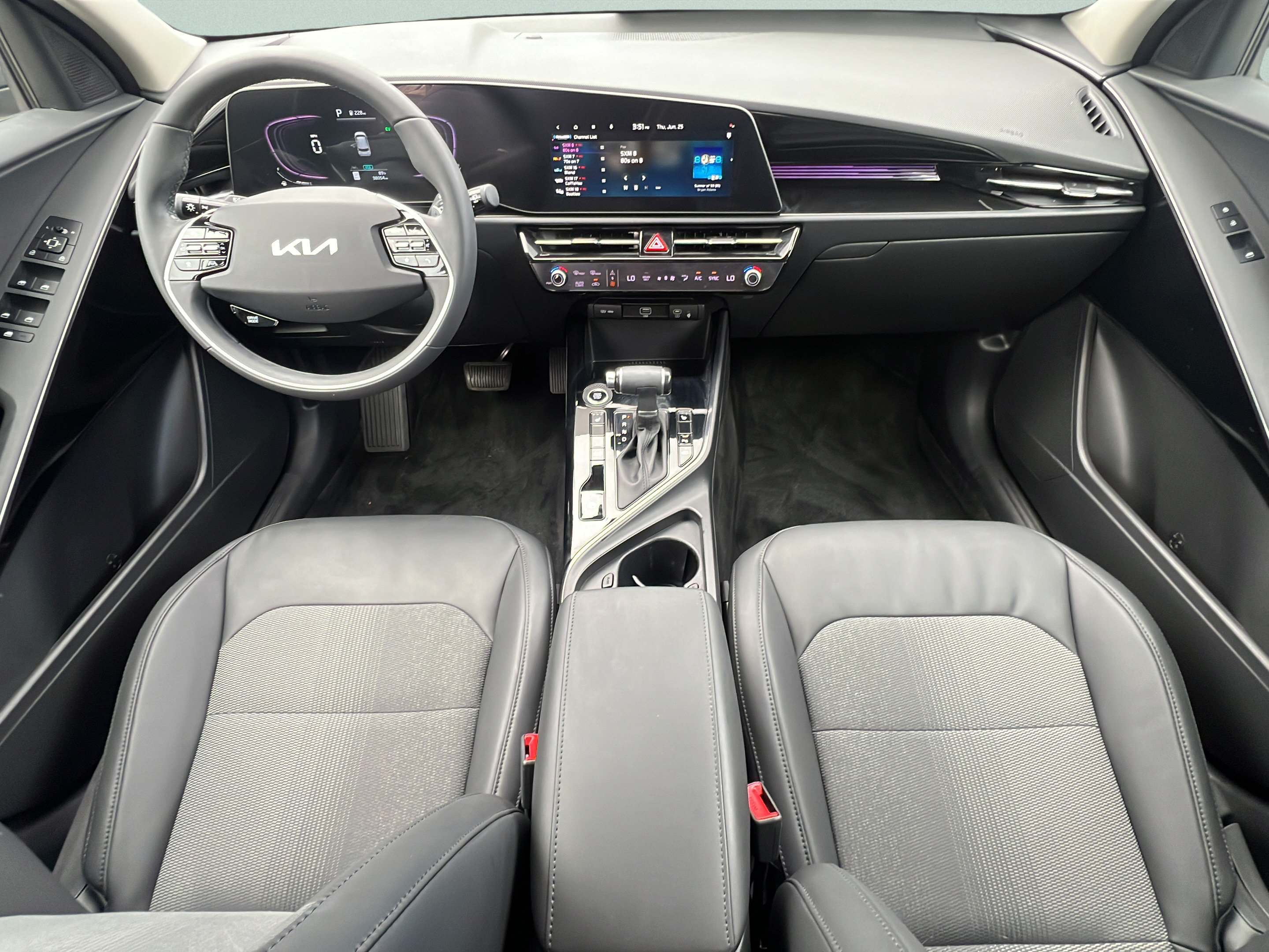 Used 2024 Kia Niro EX FWD image 14