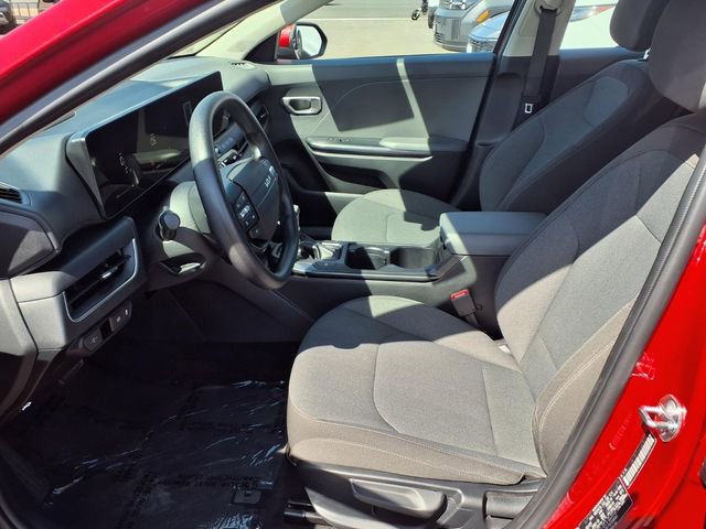 Used 2025 Kia K4 LXS FWD image 14