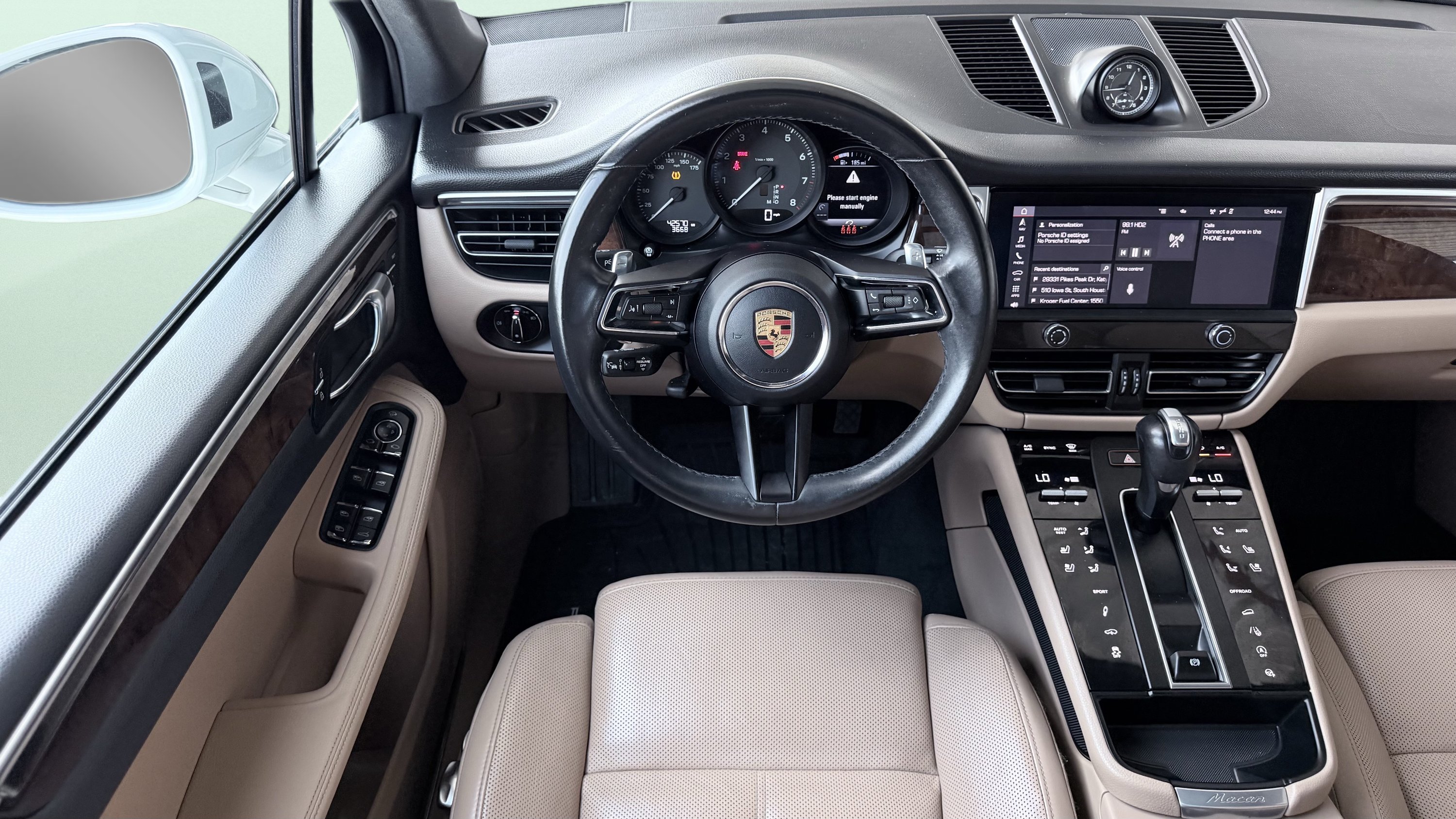 Used 2023 Porsche Macan Turbo AWD/4WD image 43