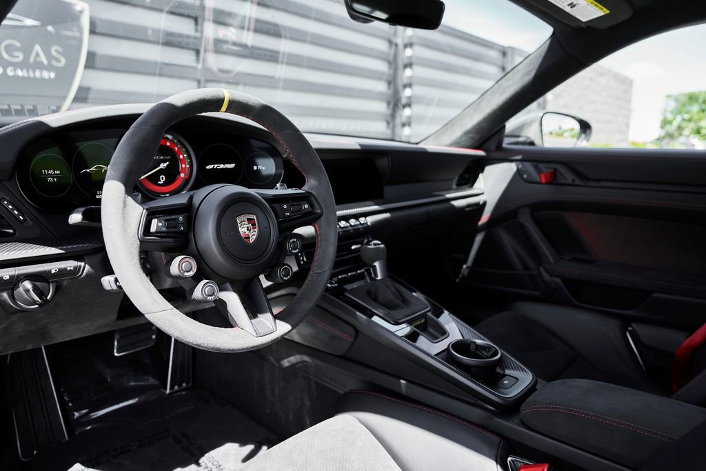 Used 2024 Porsche 911 GT3 RS RWD image 2
