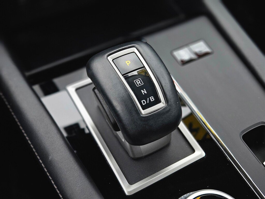 Used 2024 Mitsubishi Outlander SE image 25