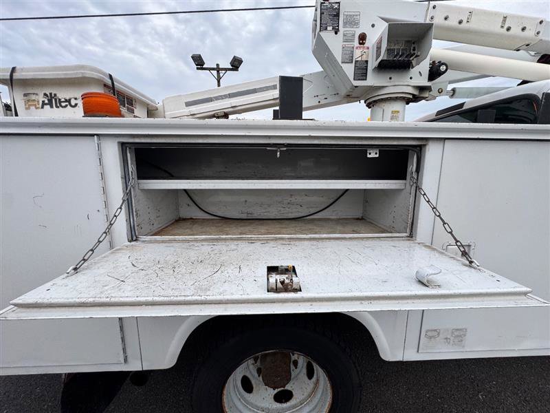 Used 2004 Ford F550 4x4 Regular Cab Super Duty image 38