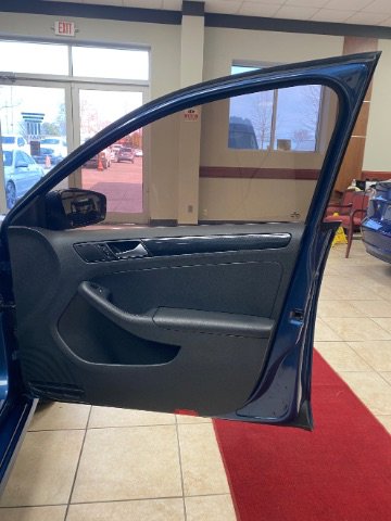 Used 2017 Volkswagen Jetta SEL image 15