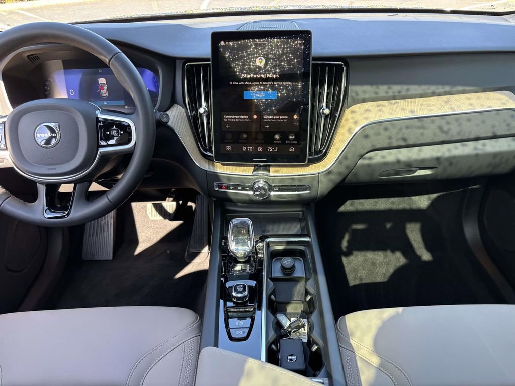New 2026 Volvo XC60 B5 Plus w/ Protection Package Premier image 28