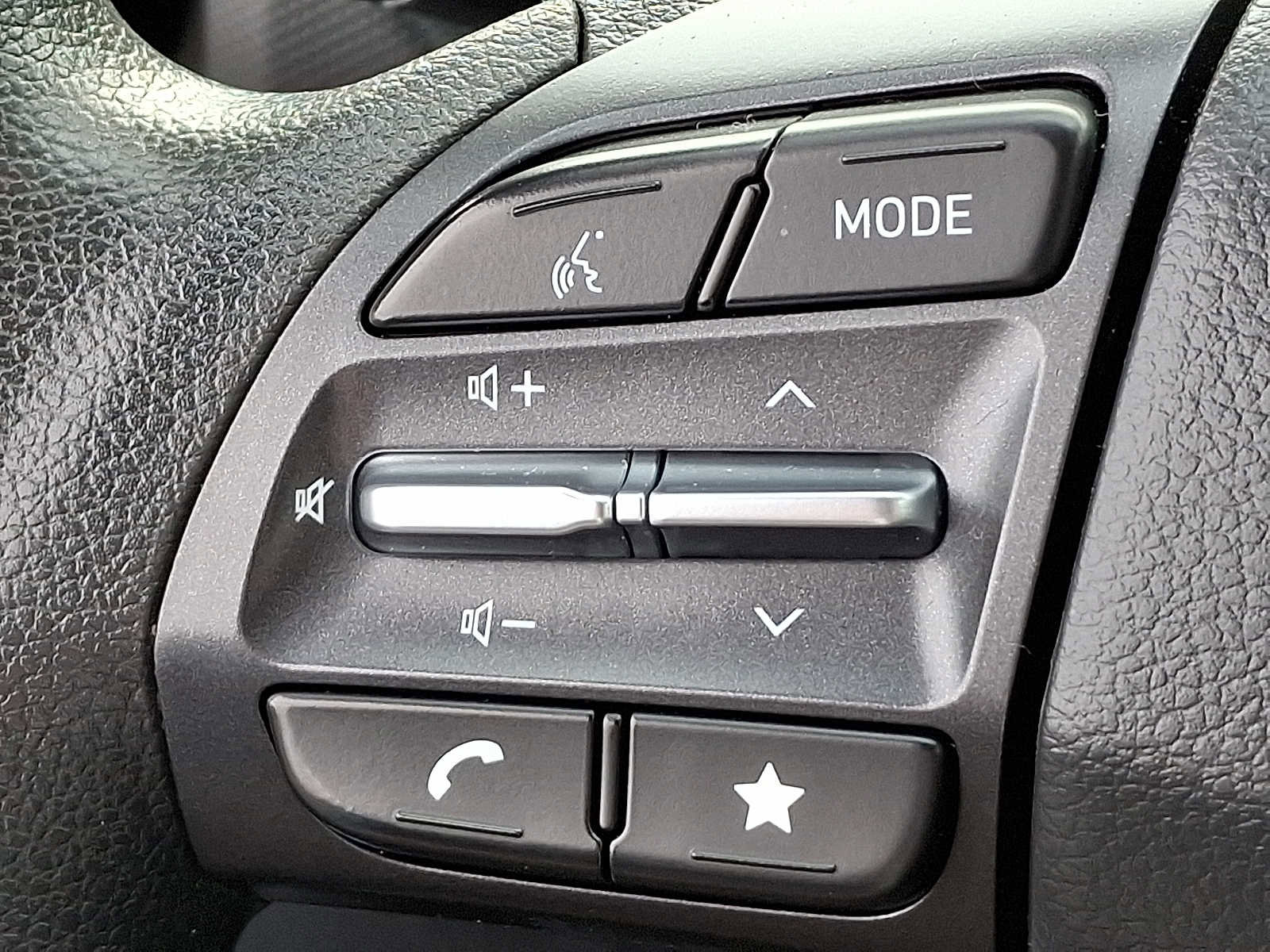 Used 2023 Hyundai Kona SEL image 21