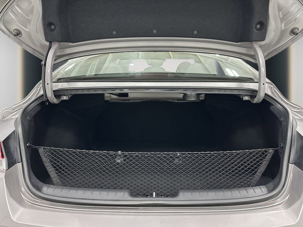 Certified 2023 Hyundai Elantra Limited FWD image 11