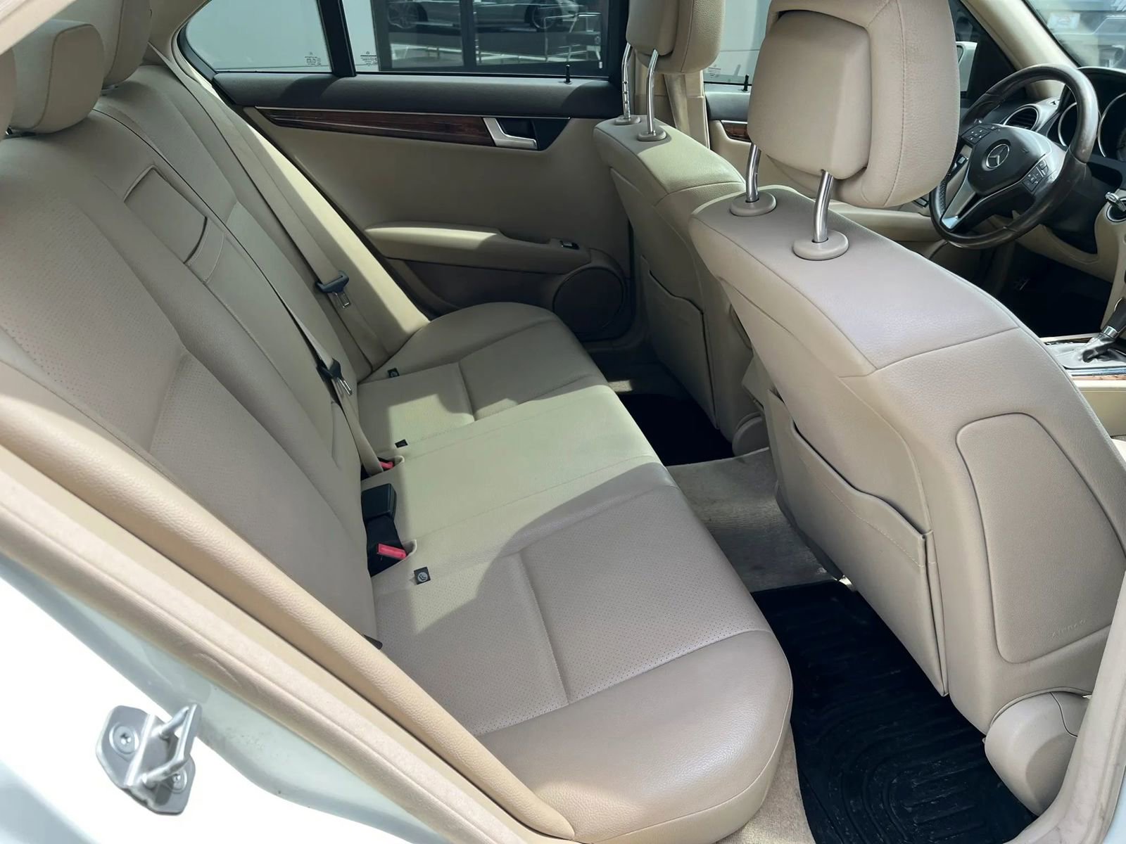 Used 2012 Mercedes-Benz C 250 Sedan image 6