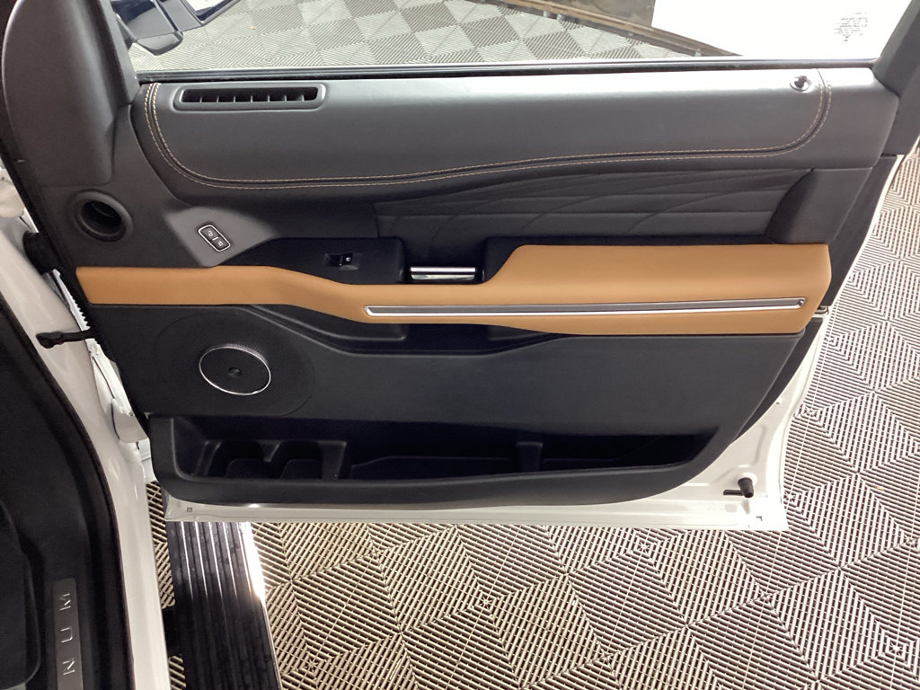 Used 2023 Ford Expedition Max Platinum AWD/4WD image 10