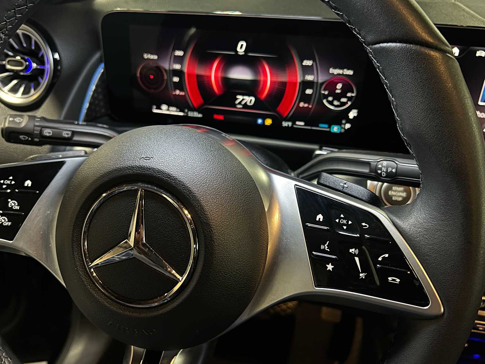 Certified 2025 Mercedes-Benz GLB 250 4MATIC image 26