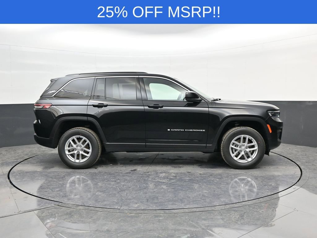 New 2025 Jeep Grand Cherokee Laredo X w/ Luxury Tech Group I AWD/4WD image 8