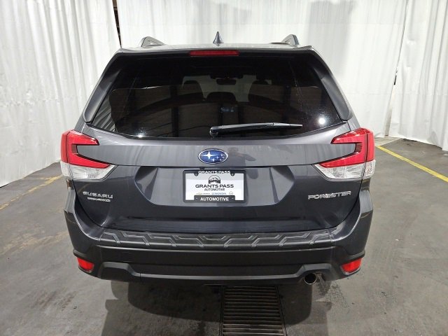 Used 2021 Subaru Forester Limited image 4