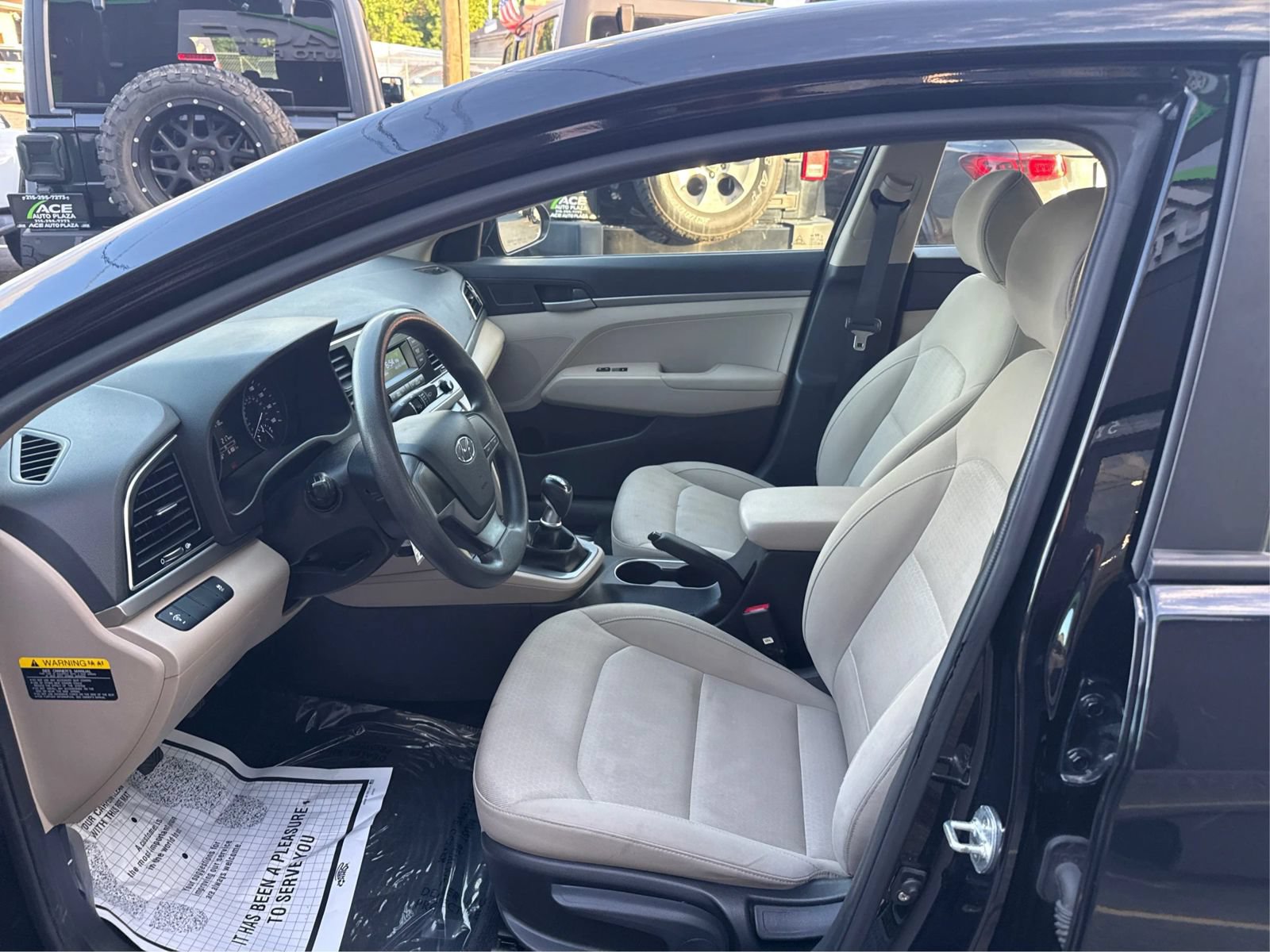 Used 2017 Hyundai Elantra SE FWD image 9