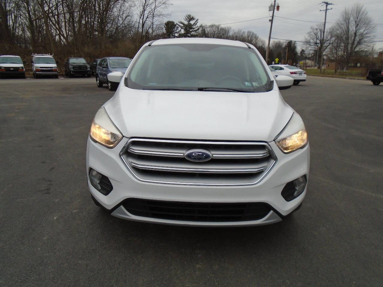 Used 2017 Ford Escape SE image 3