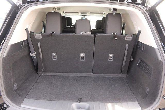 Used 2025 Nissan Pathfinder SV image 7