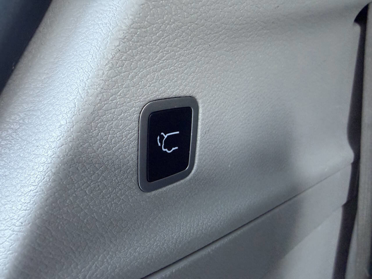 Used 2022 Chrysler Pacifica Limited image 9