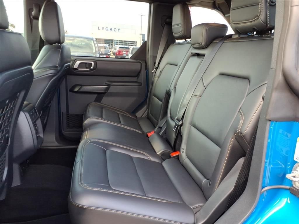 New 2025 Ford Bronco Badlands image 4