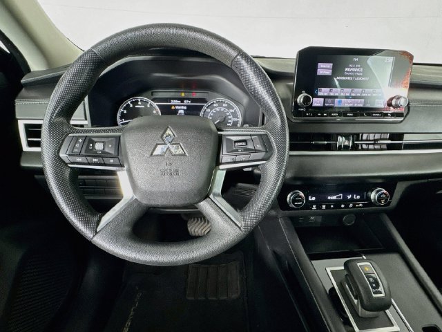 Used 2022 Mitsubishi Outlander ES FWD image 10