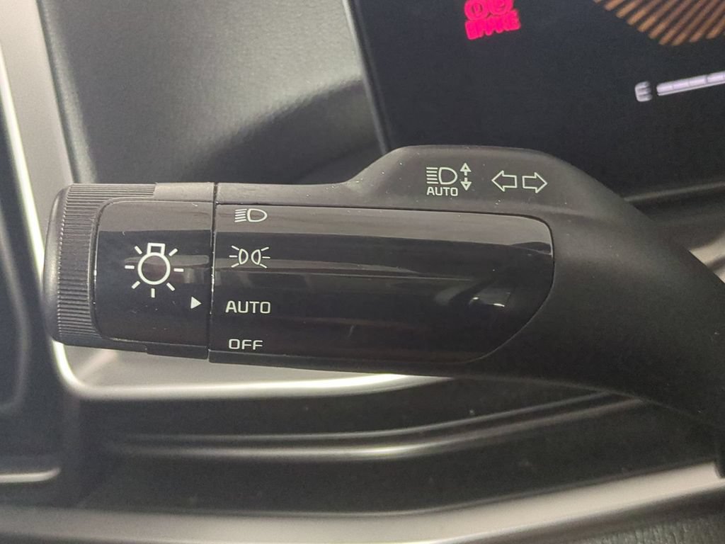 Used 2024 Kia Sorento S AWD/4WD image 31
