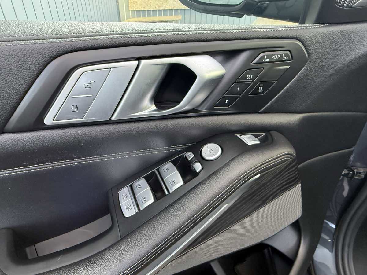 Used 2019 BMW X7 xDrive50i w/ Premium Package image 7
