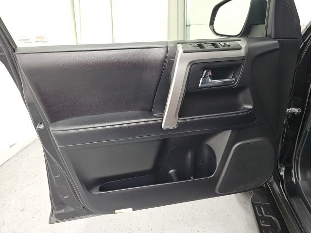 Used 2017 Toyota 4Runner SR5 Premium AWD/4WD image 12