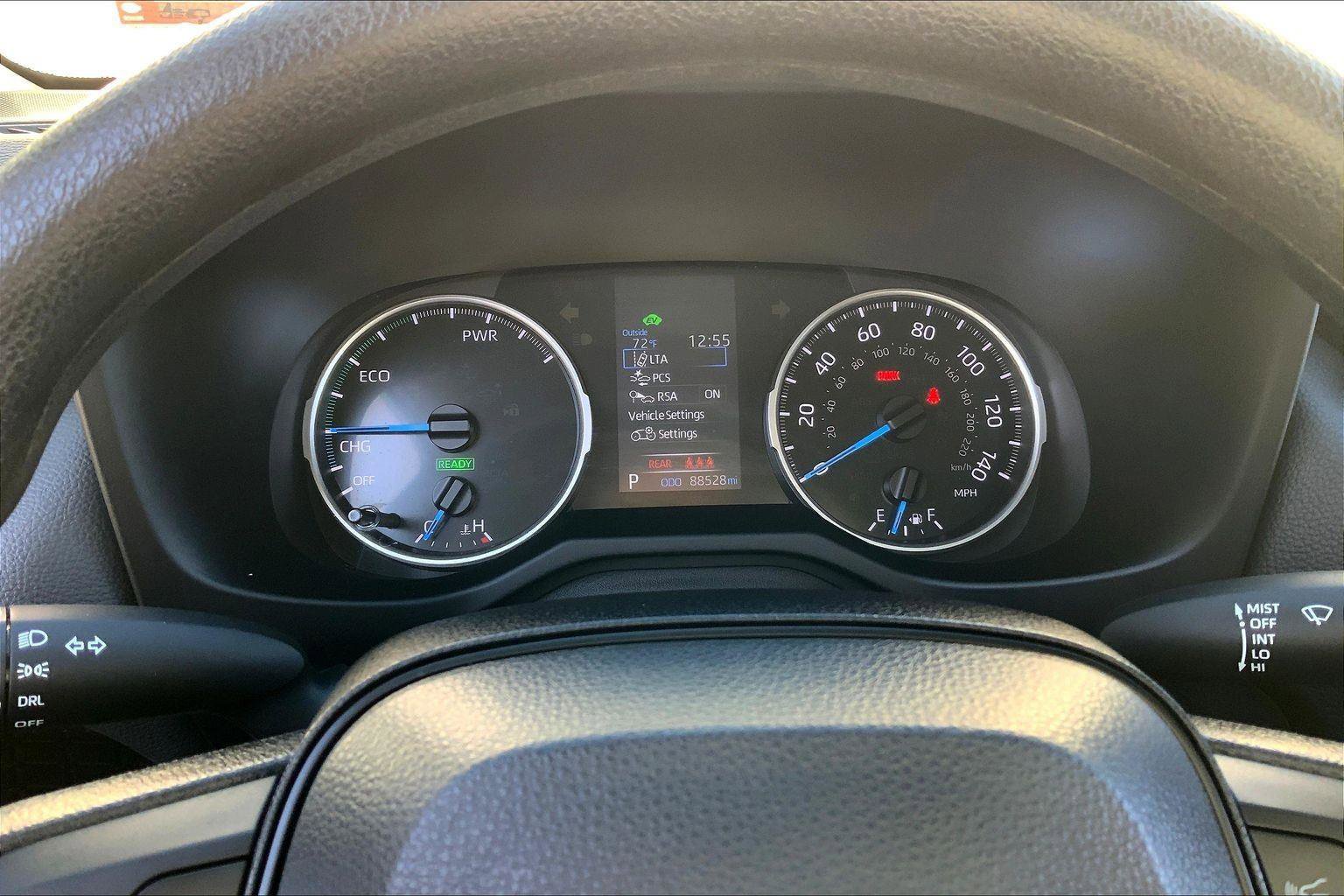 Used 2022 Toyota RAV4 LE image 18