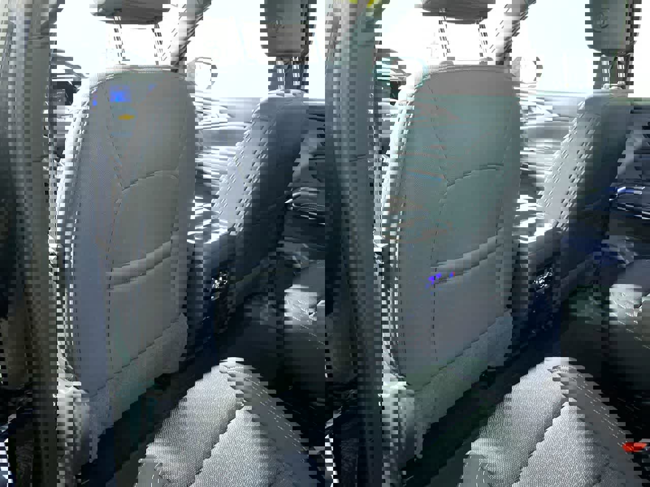 Used 2025 Chevrolet Traverse LT image 25