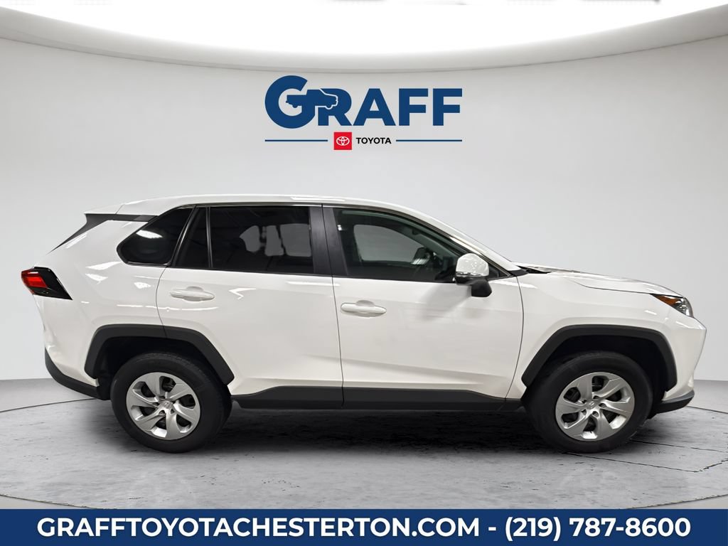 Used 2022 Toyota RAV4 LE AWD/4WD image 6
