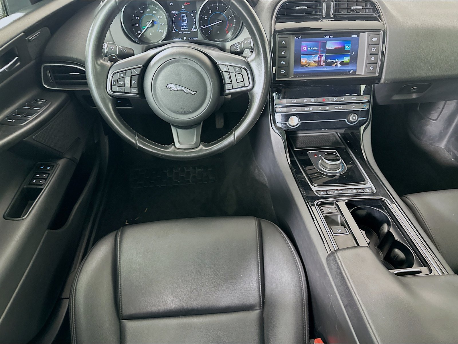 Used 2018 Jaguar XE Premium AWD/4WD image 14