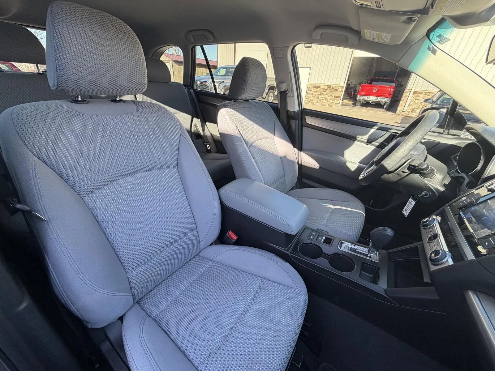 Used 2019 Subaru Outback 2.5i AWD/4WD image 15