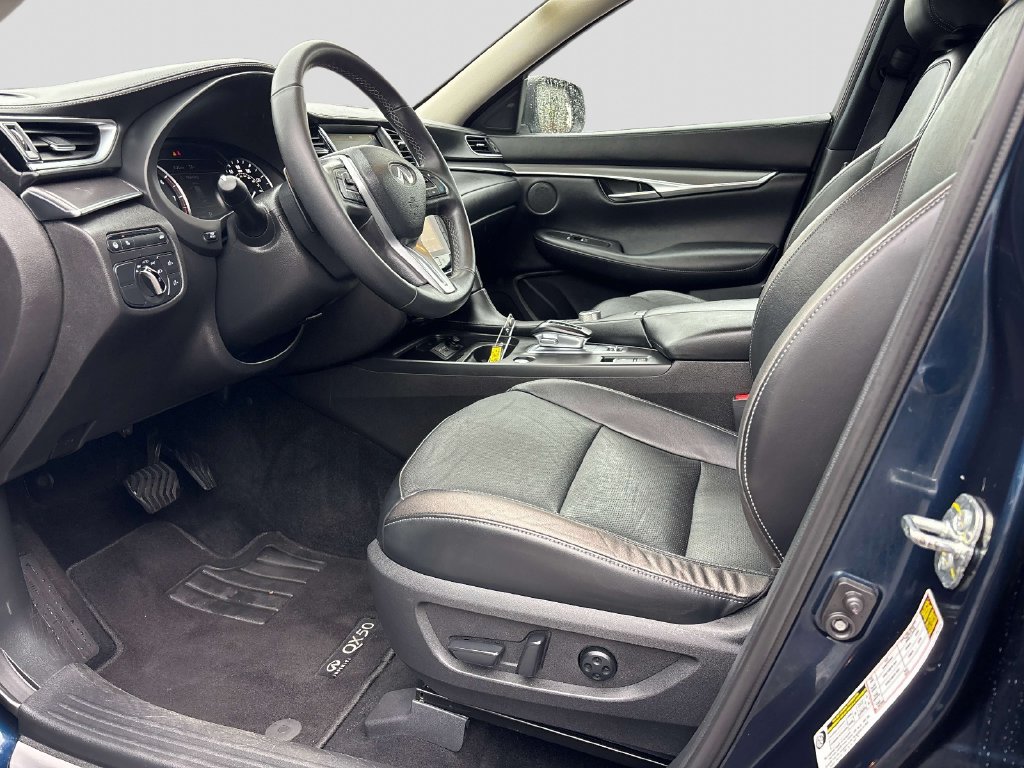 Used 2023 INFINITI QX50 Luxe AWD/4WD image 9