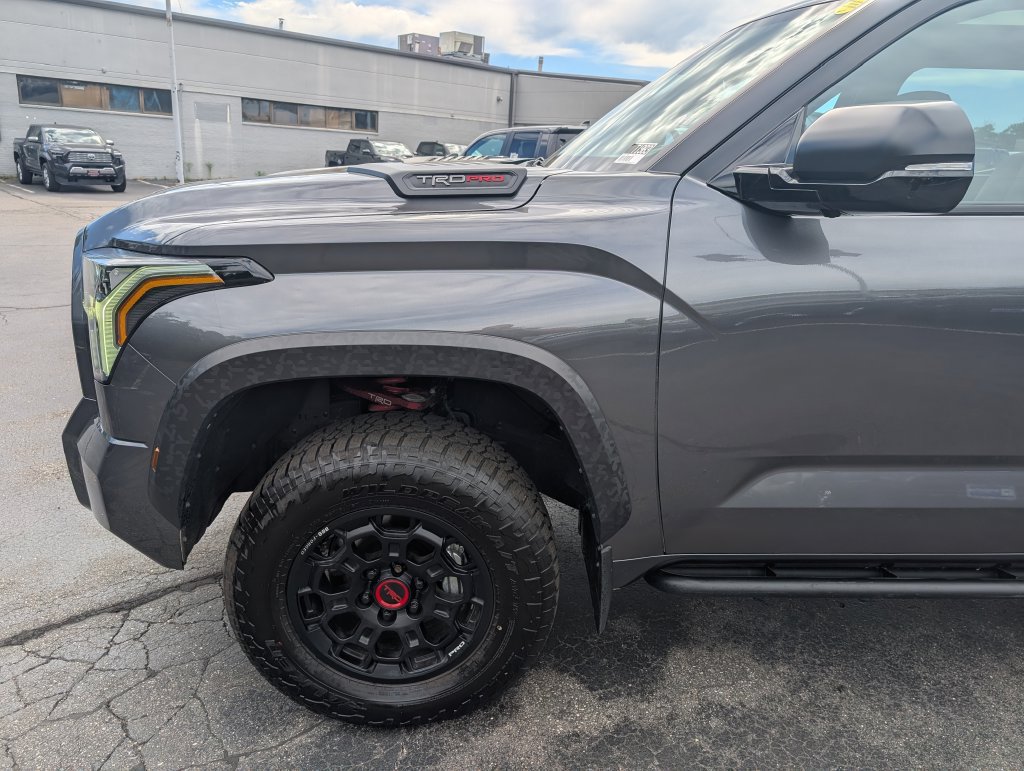 Used 2026 Toyota Tundra Limited AWD/4WD image 2