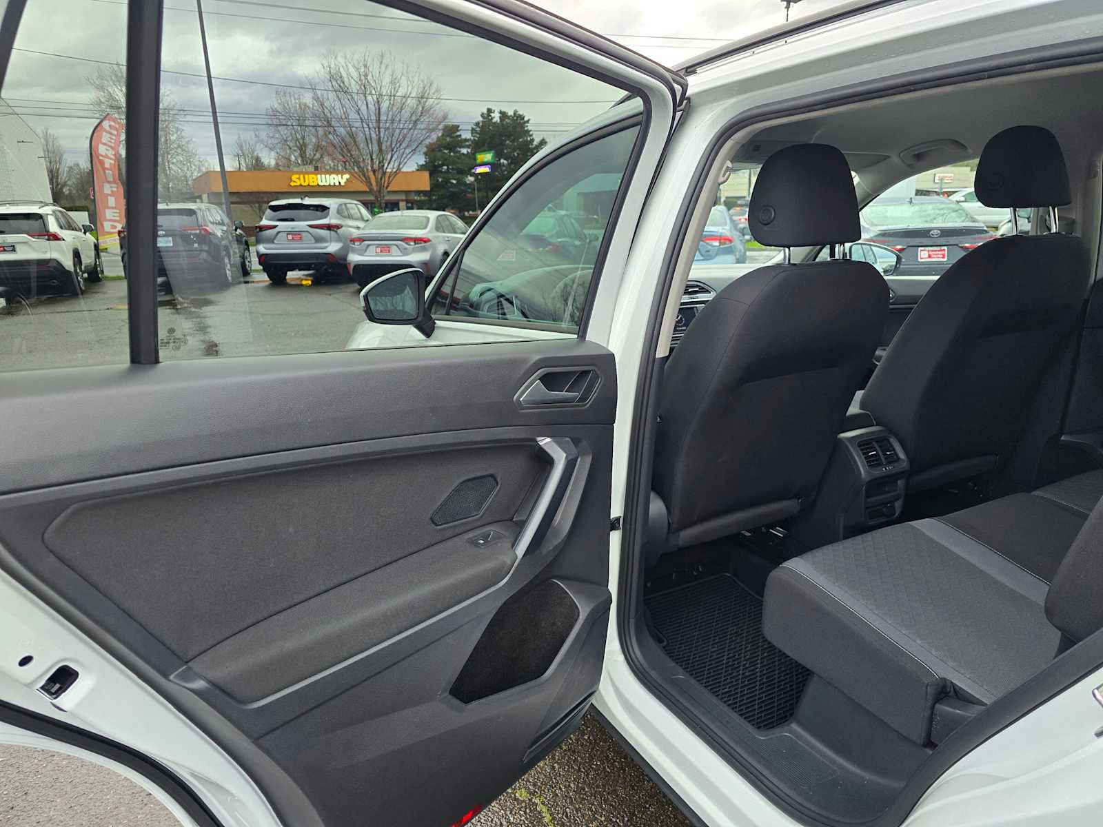 Used 2021 Volkswagen Tiguan S image 15