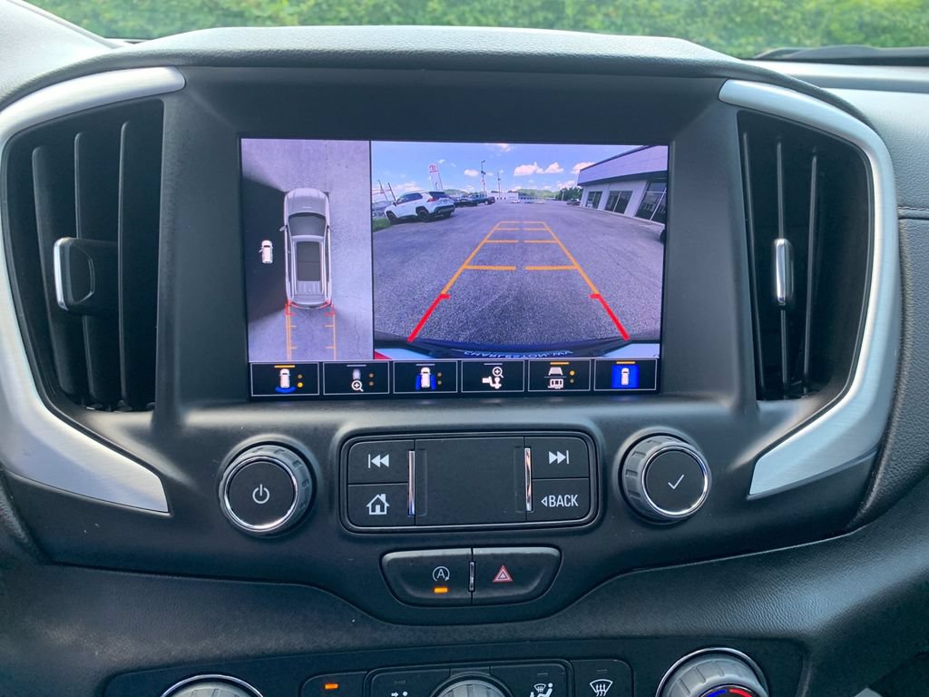 Used 2022 GMC Terrain SLT w/ Infotainment Package II AWD/4WD image 24