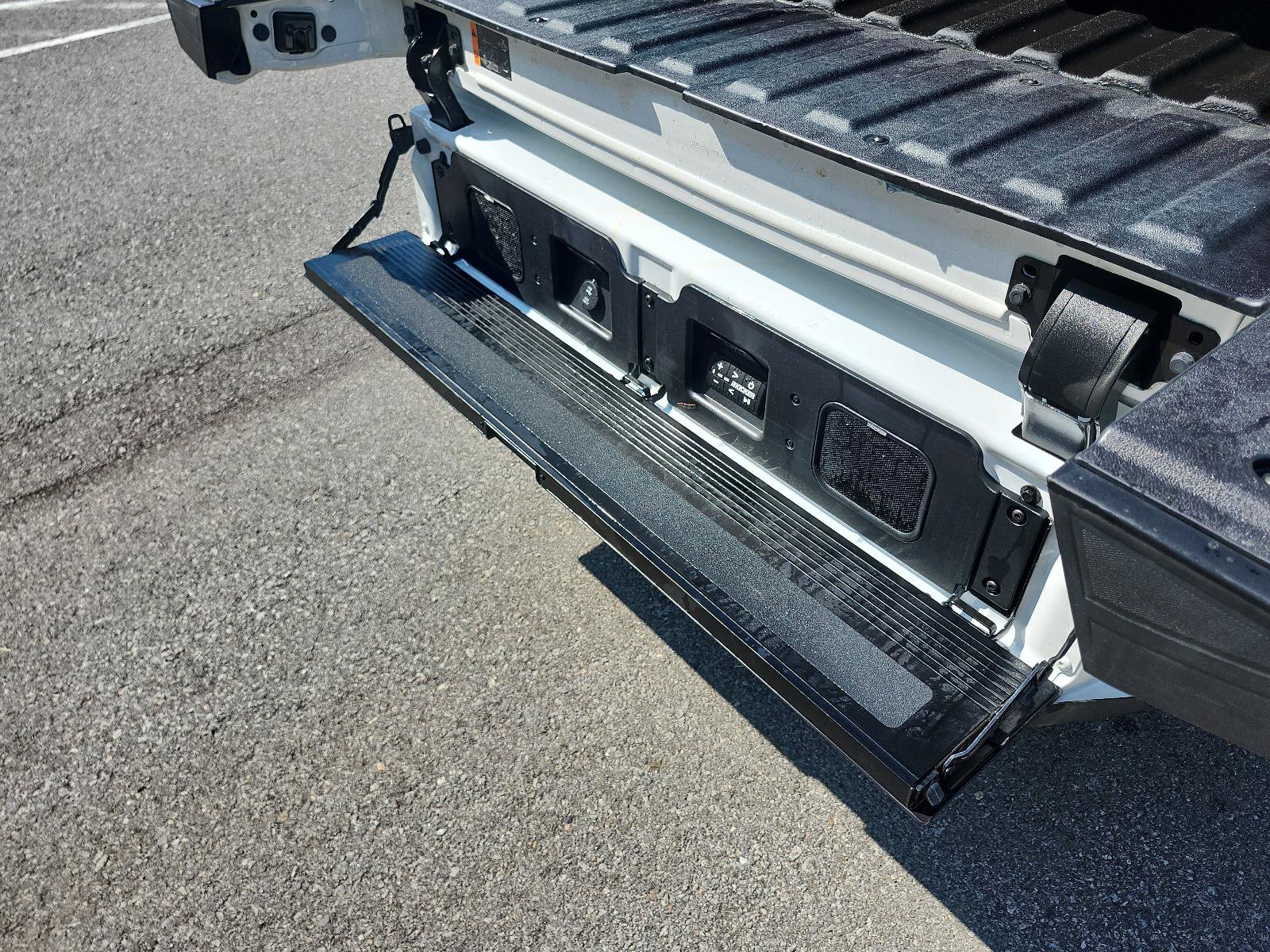 Used 2024 GMC Sierra 1500 AT4X AWD/4WD image 16