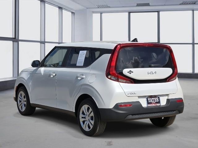 Used 2022 Kia Soul LX image 4