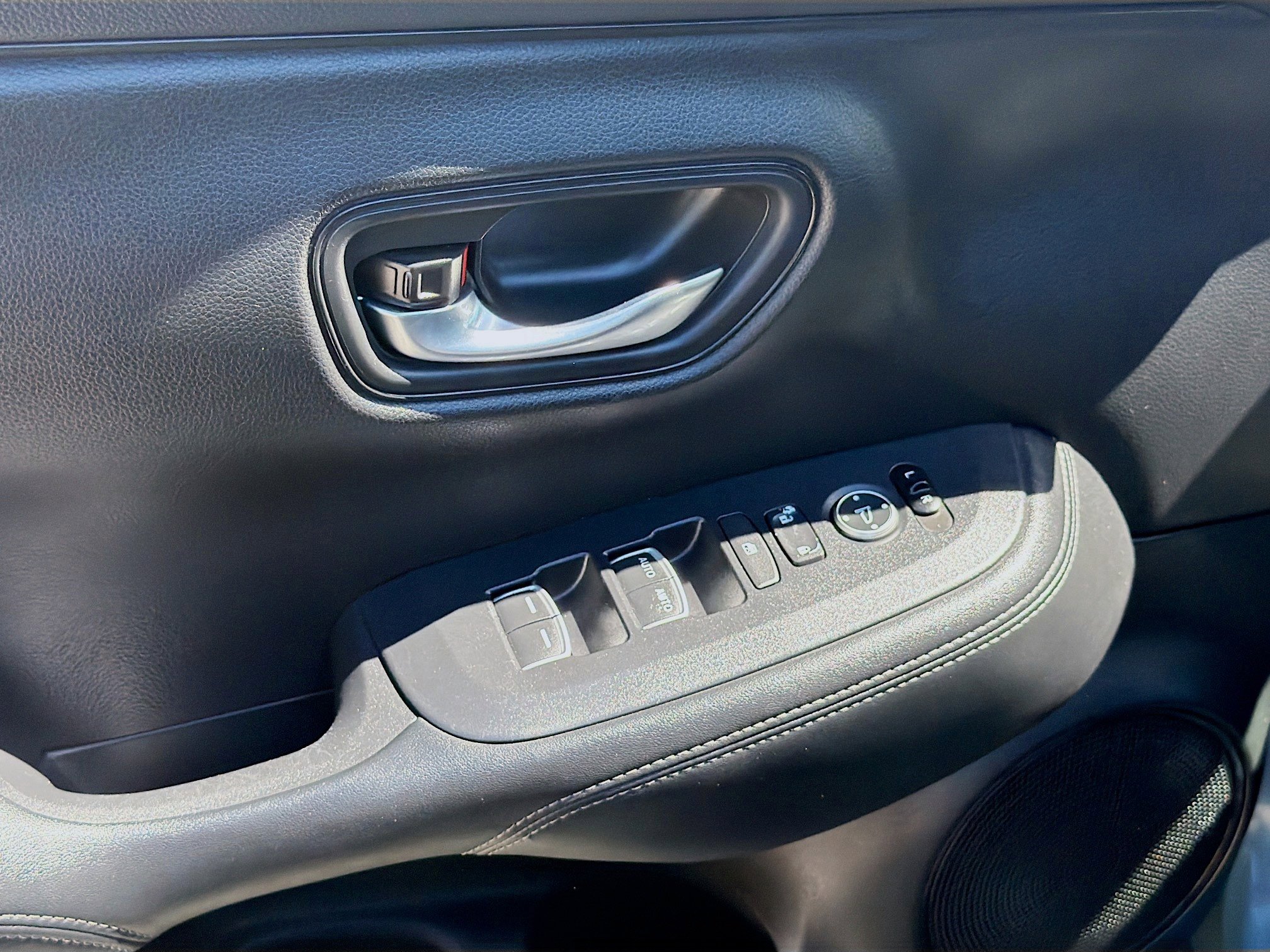 Certified 2024 Honda HR-V EX-L image 17