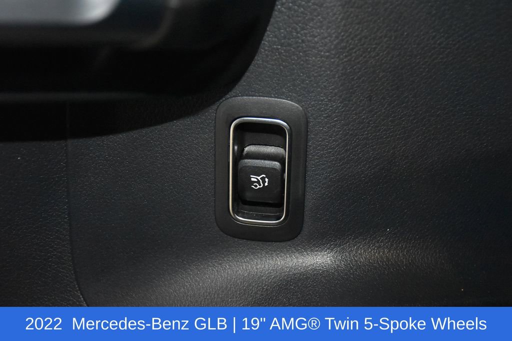 Used 2022 Mercedes-Benz GLB 35 AMG 4MATIC image 24