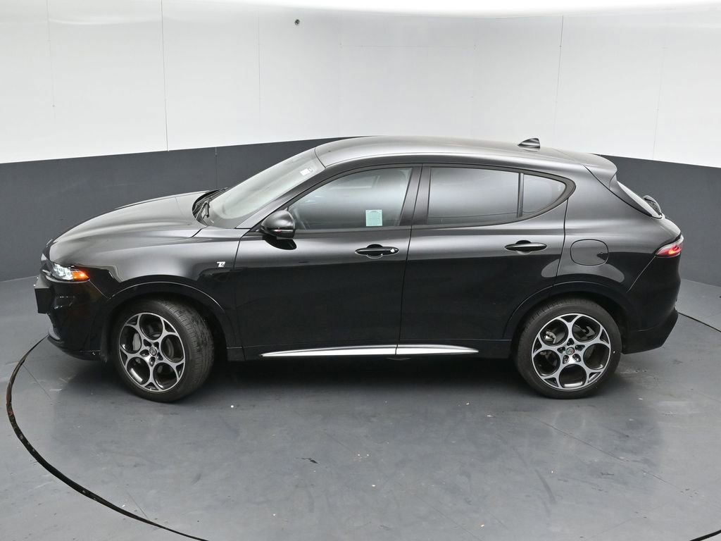 Used 2024 Alfa Romeo Tonale Ti w/ Premium Interior Package image 42