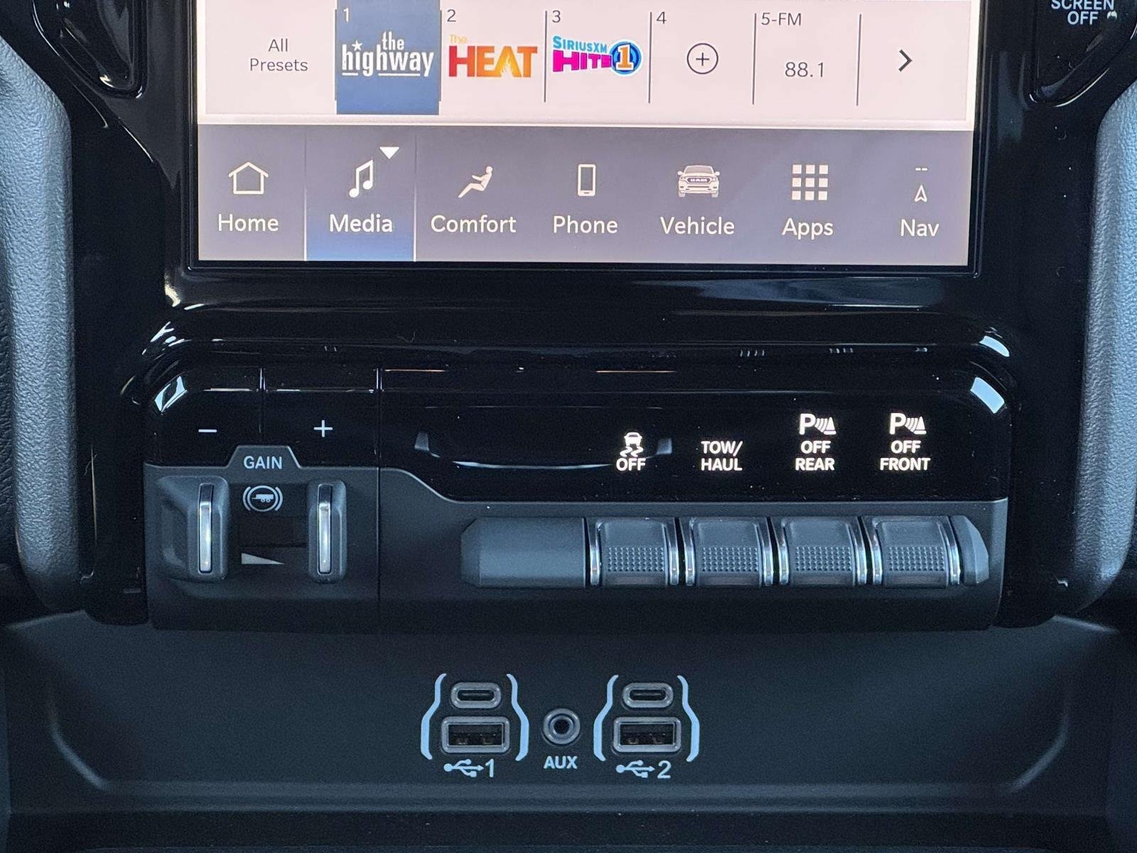 New 2026 RAM 3500 Big Horn AWD/4WD image 5