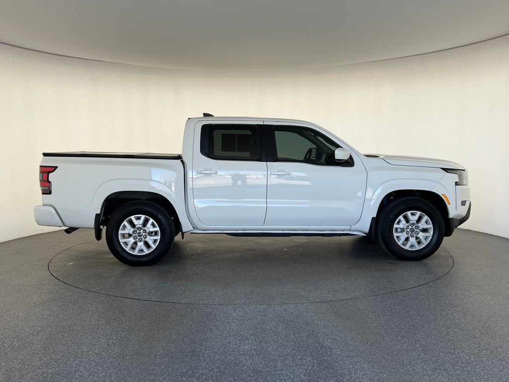 Used 2022 Nissan Frontier SV image 2