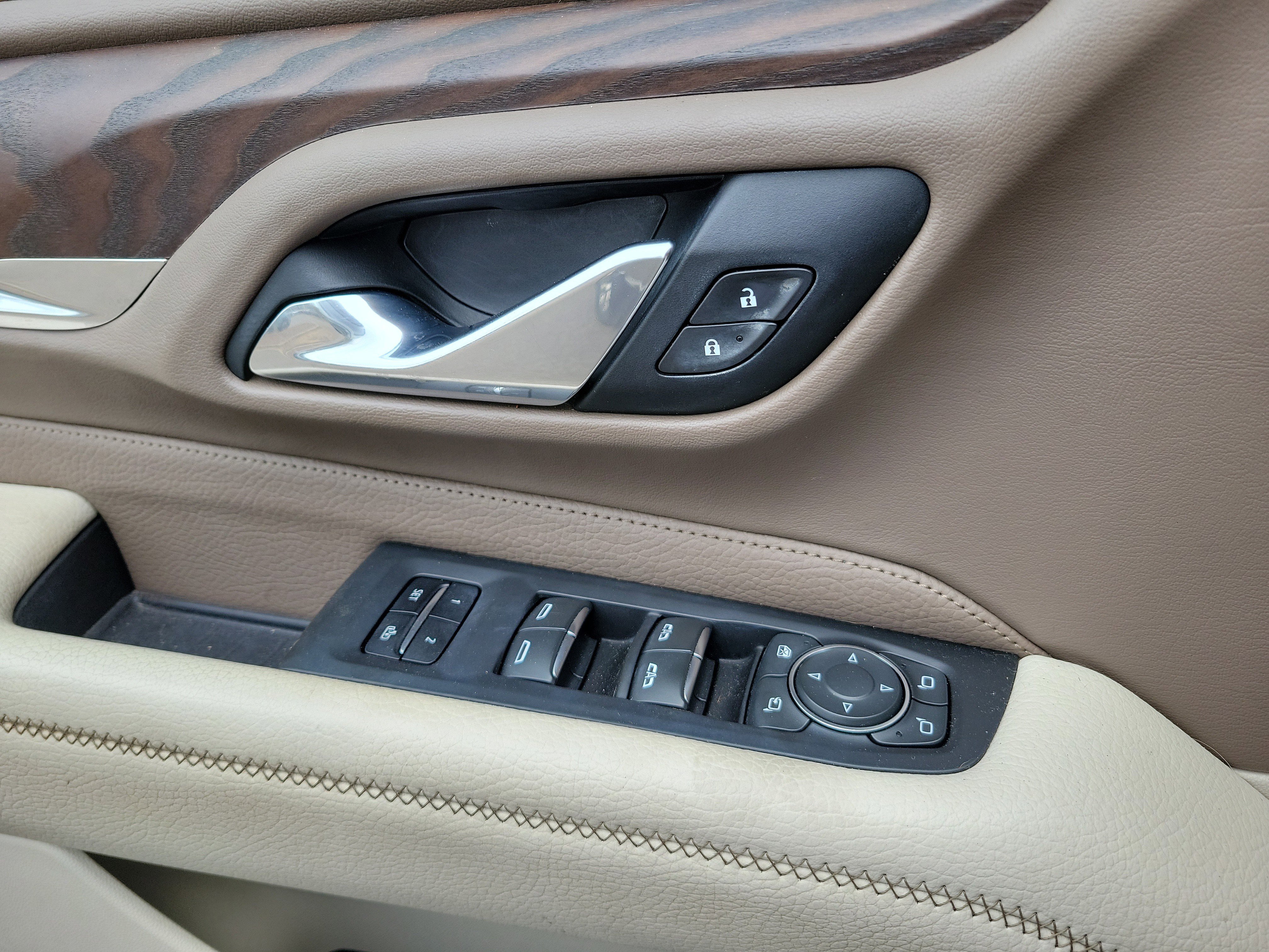 Used 2021 GMC Yukon XL Denali image 18